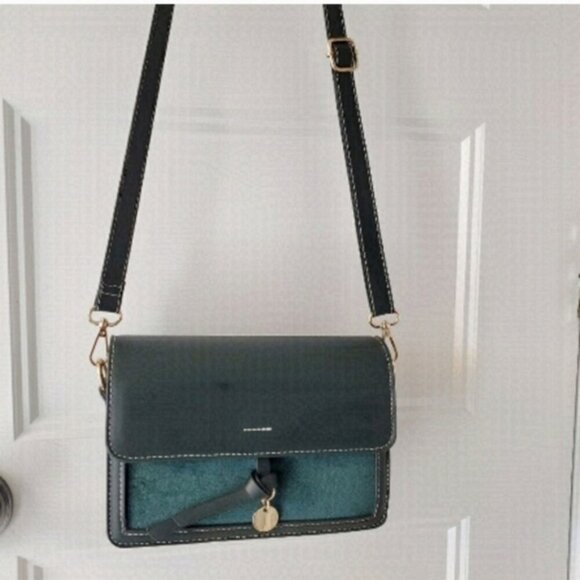 Emerald Green Suede like mini crossbody shoulder clutch bag - Picture 1 of 6